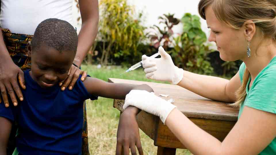 Aid workers can benefit from getting the hepatitis b vaccine in London